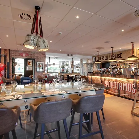 מלון Novotel Bordeaux 4*