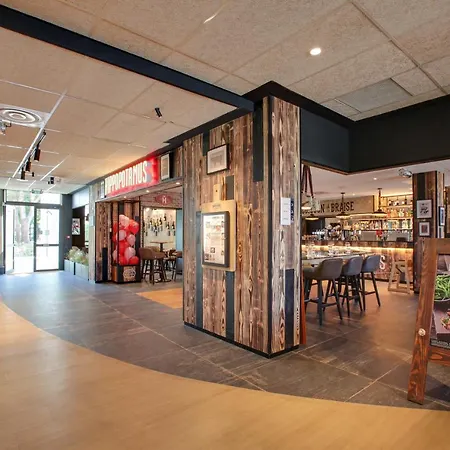 Novotel Bordeaux מלון Mérignac