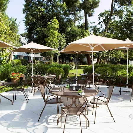 Novotel Bordeaux Мериньяк