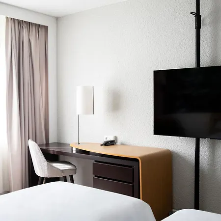Novotel Bordeaux 4*