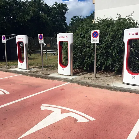 ホテル Novotel Bordeaux 4*