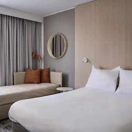 Novotel Bordeaux Otel 4*