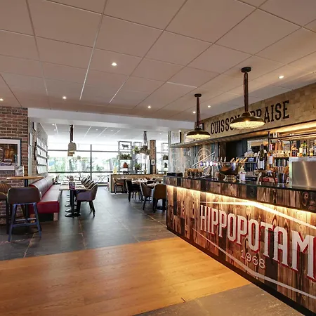 Novotel Bordeaux 4*