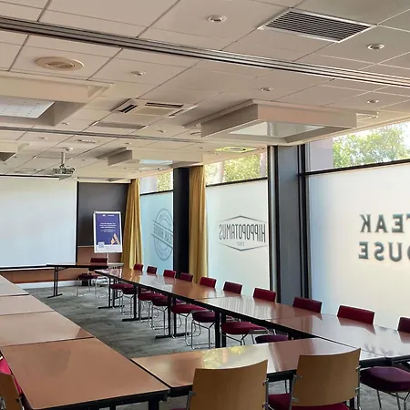 Novotel Bordeaux Готель