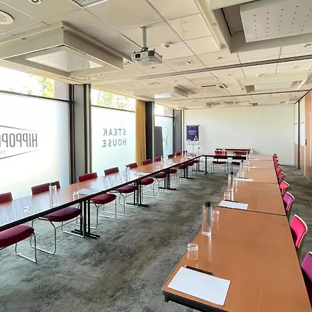 Готель Novotel Bordeaux