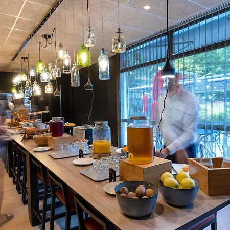 Novotel Bordeaux Hotel 4*